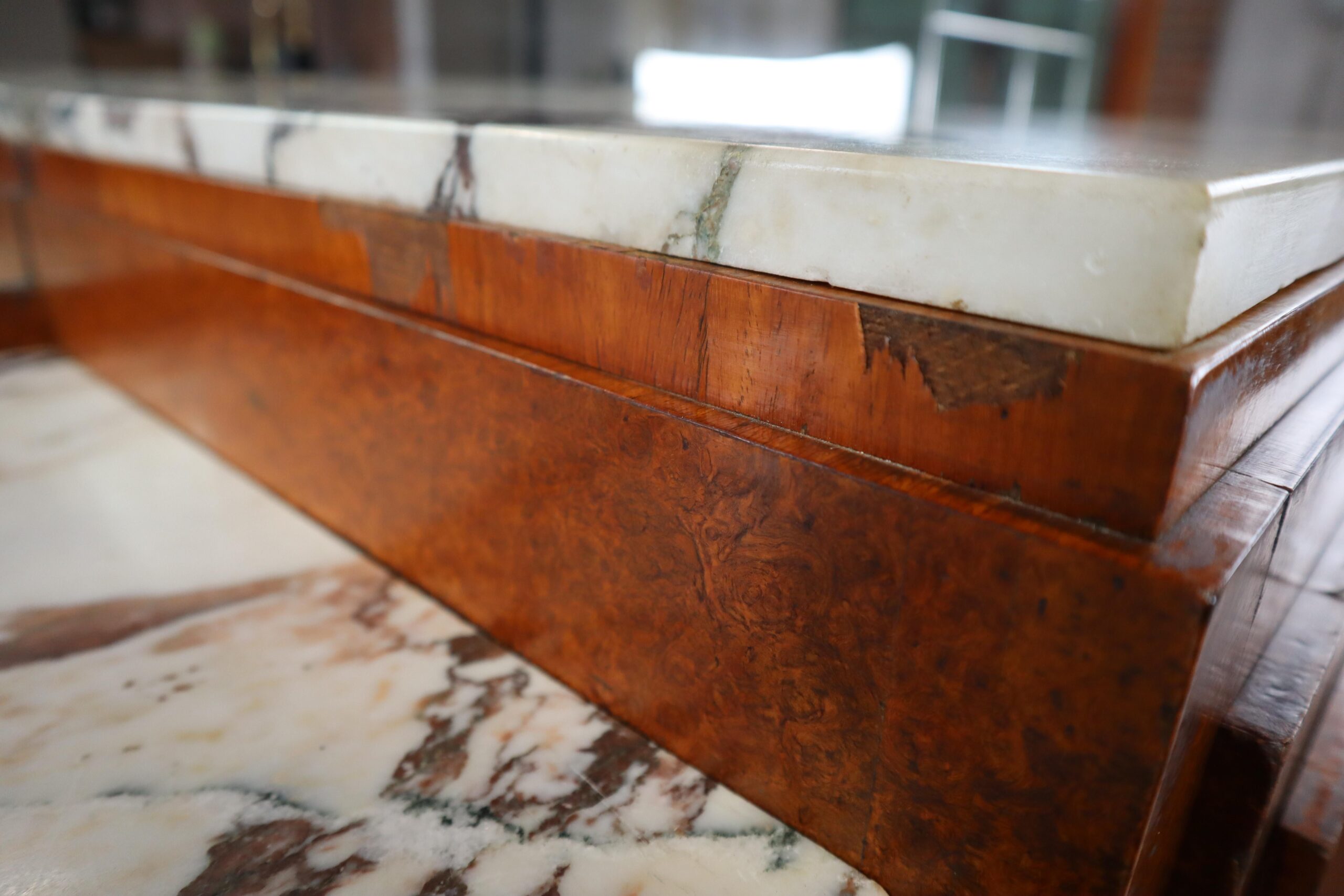 Art Deco buffet, Macassar Ebony and Walnut Burl, 1920-1930