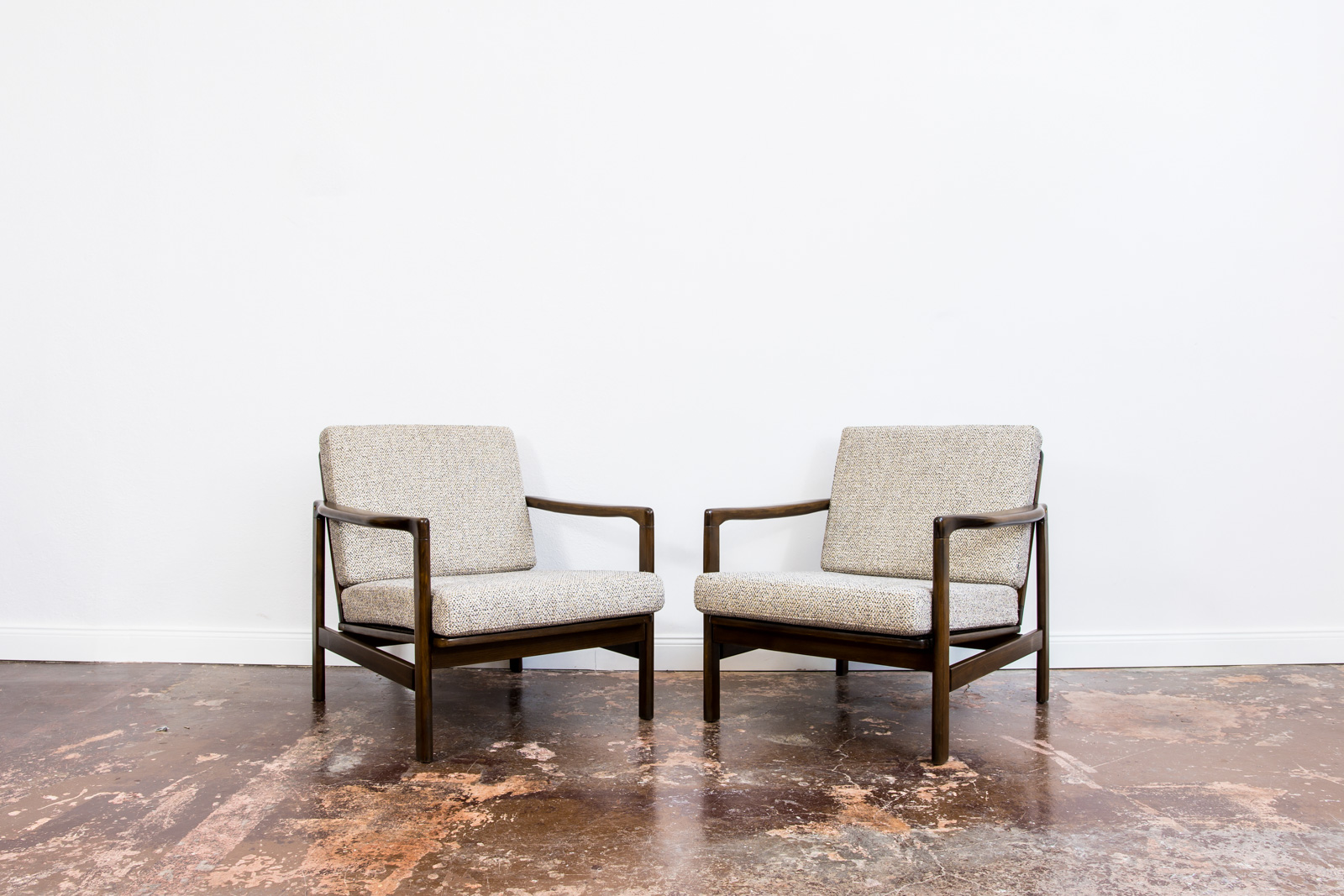 Pair of "B-7522" armchairs by Zenon Bączyk, Poland, 1960's