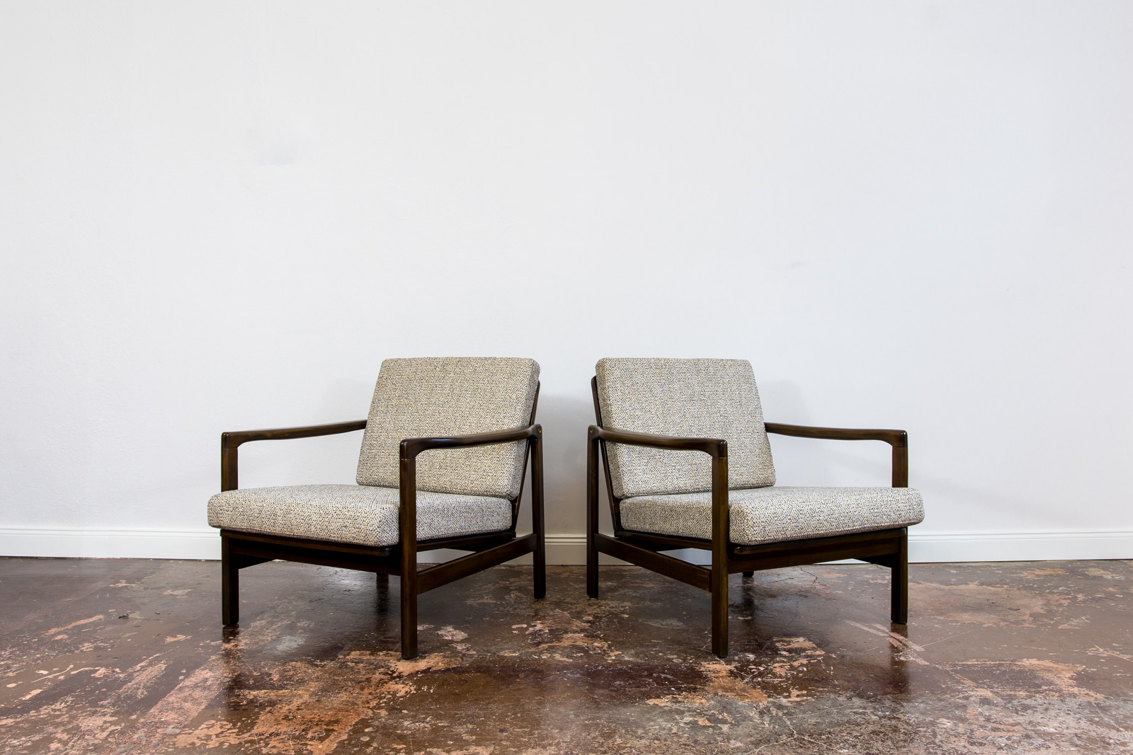 Pair of "B-7522" armchairs by Zenon Bączyk, Poland, 1960's