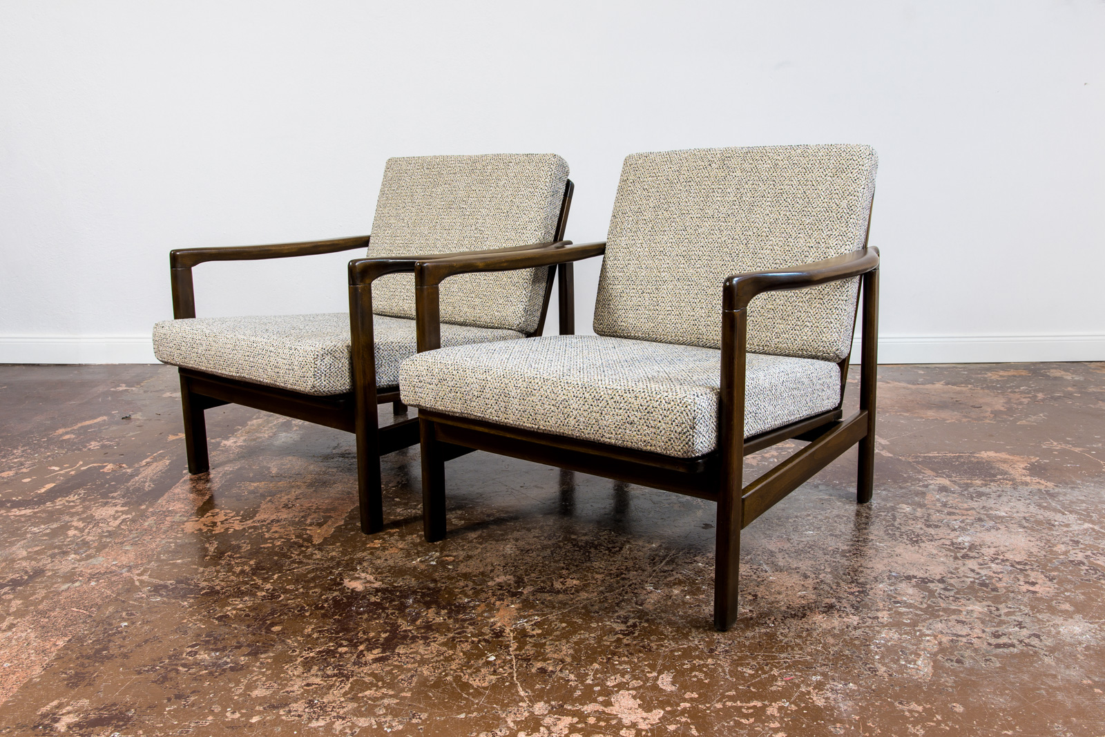 Pair of "B-7522" armchairs by Zenon Bączyk, Poland, 1960's