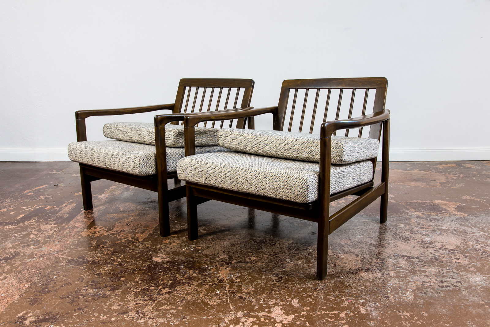 Pair of "B-7522" armchairs by Zenon Bączyk, Poland, 1960's