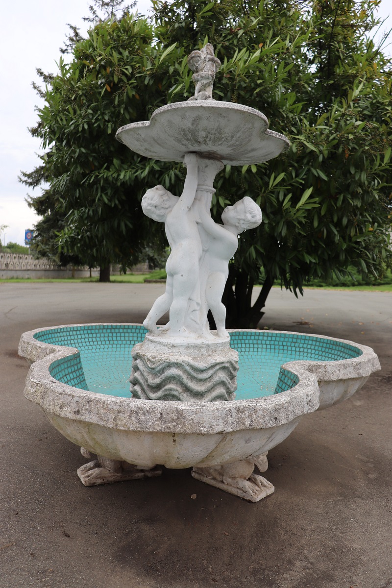 Early 20th century italian garden fountain