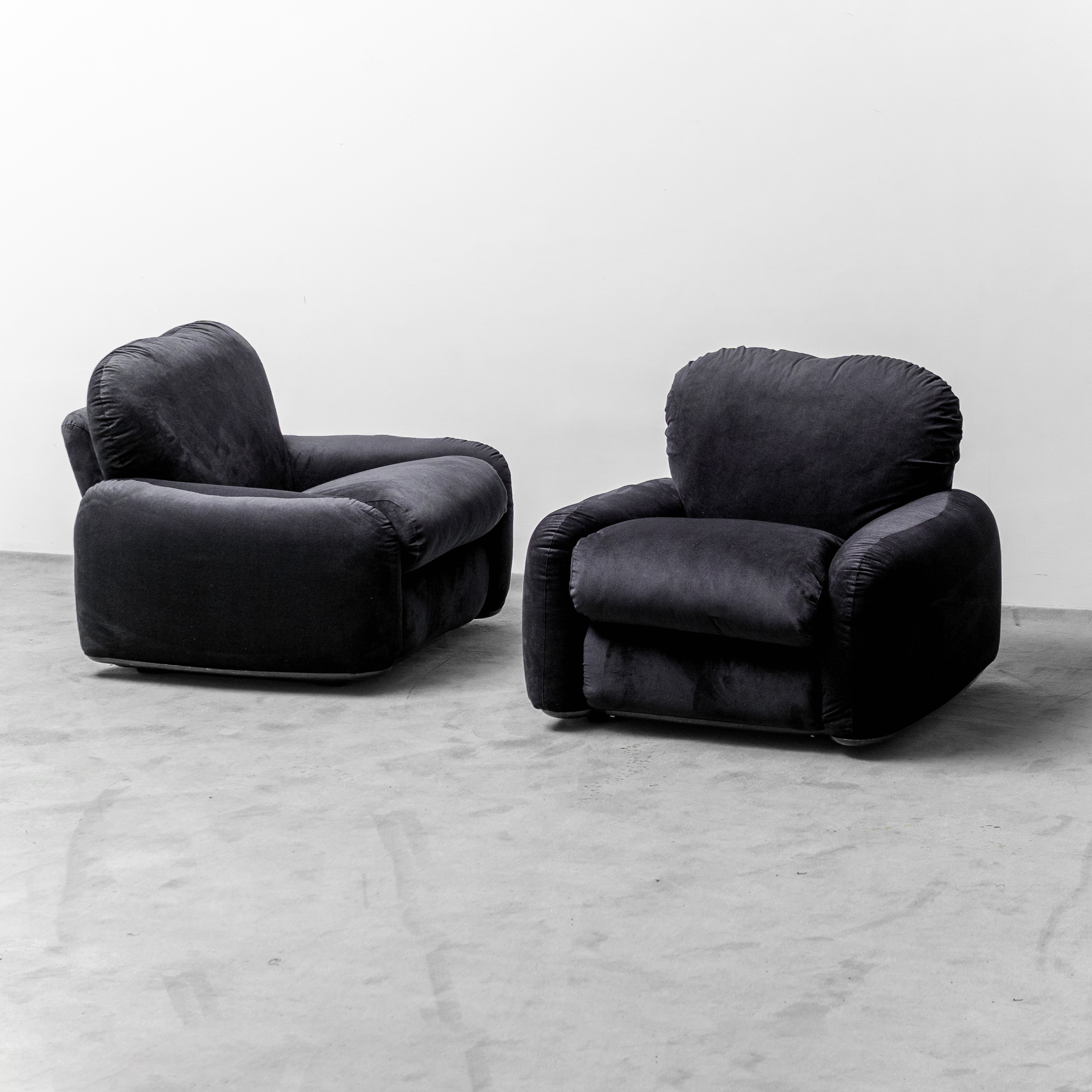 Pair Of Arrigoni Busnelli Piumotto Armchairs From The 70s Modern Vintage