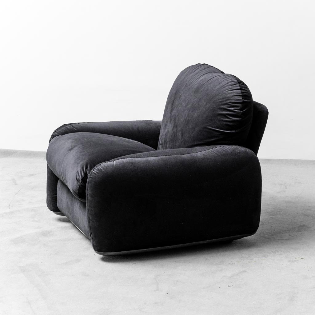 Pair Of Arrigoni Busnelli Piumotto Armchairs From The 70s Modern Vintage