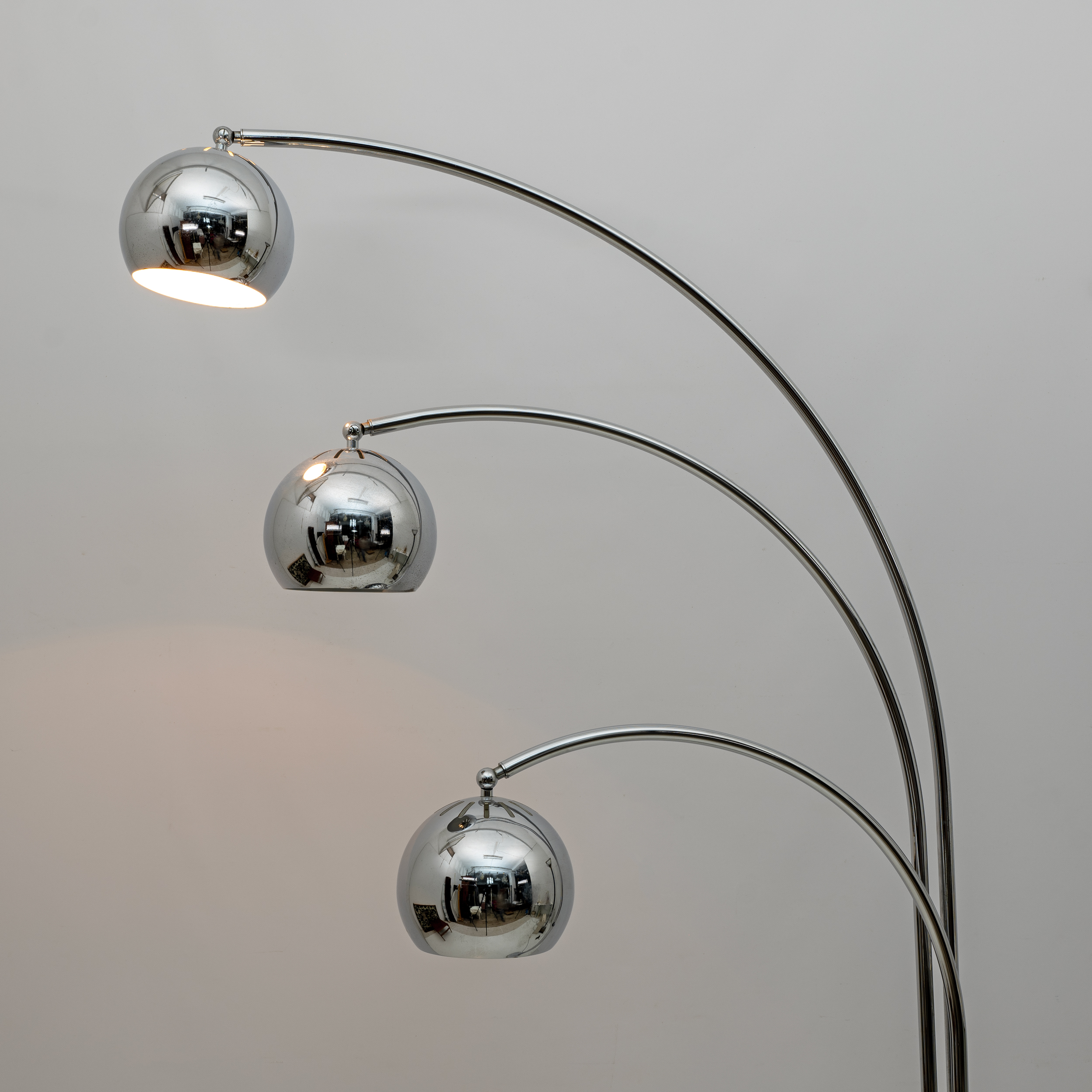 Goffredo Reggiani Mid-century Modern Chromed Metal and Marble Floor Lamp, 1960s