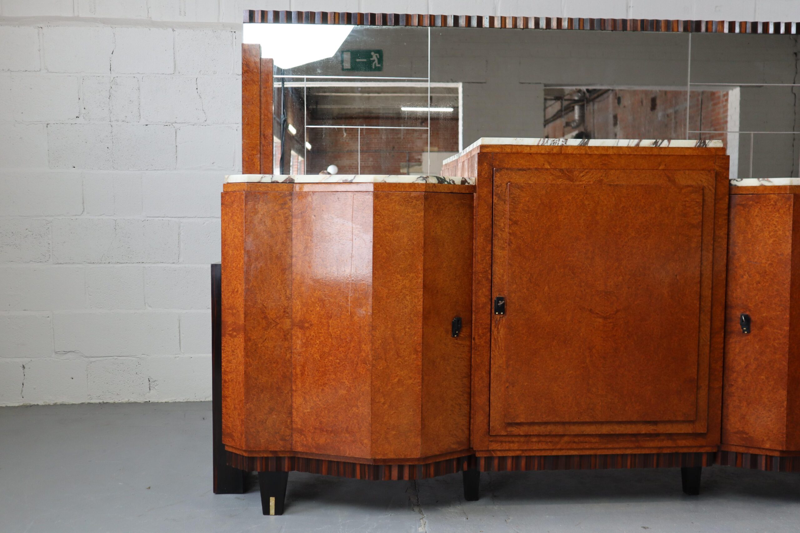 Art Deco buffet, Macassar Ebony and Walnut Burl, 1920-1930