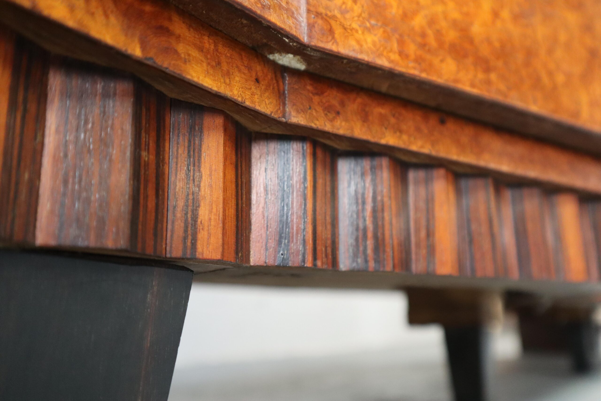 Art Deco buffet, Macassar Ebony and Walnut Burl, 1920-1930