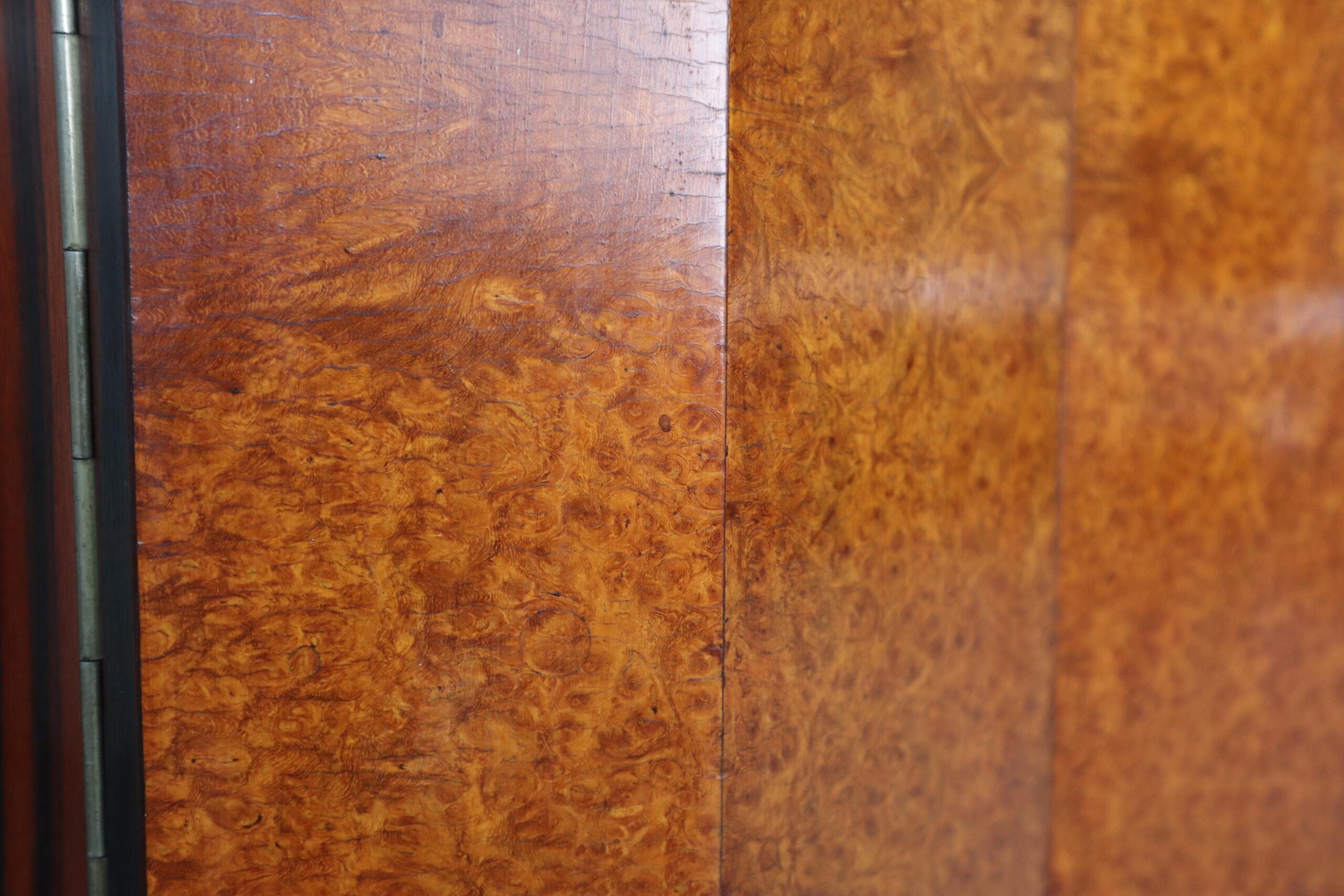 Art Deco buffet, Macassar Ebony and Walnut Burl, 1920-1930