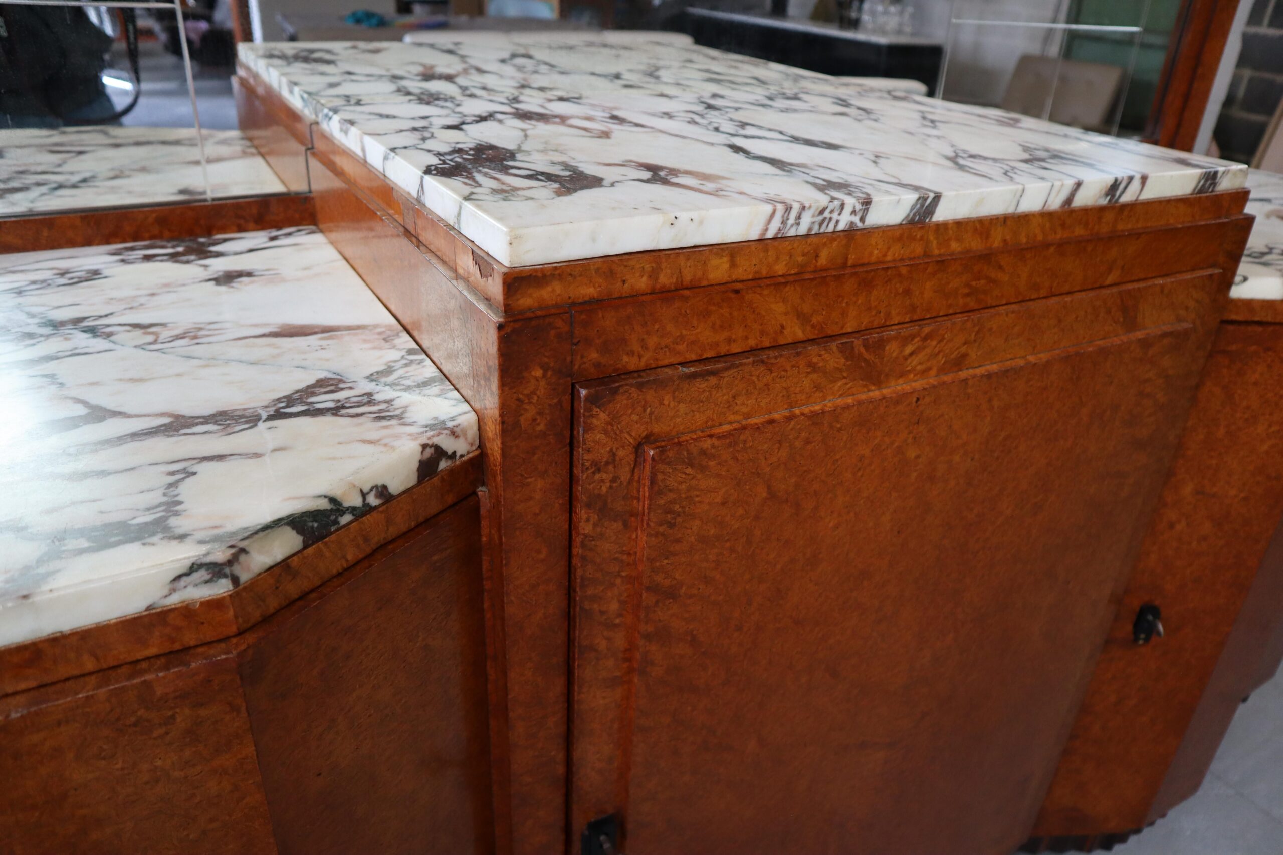 Art Deco buffet, Macassar Ebony and Walnut Burl, 1920-1930