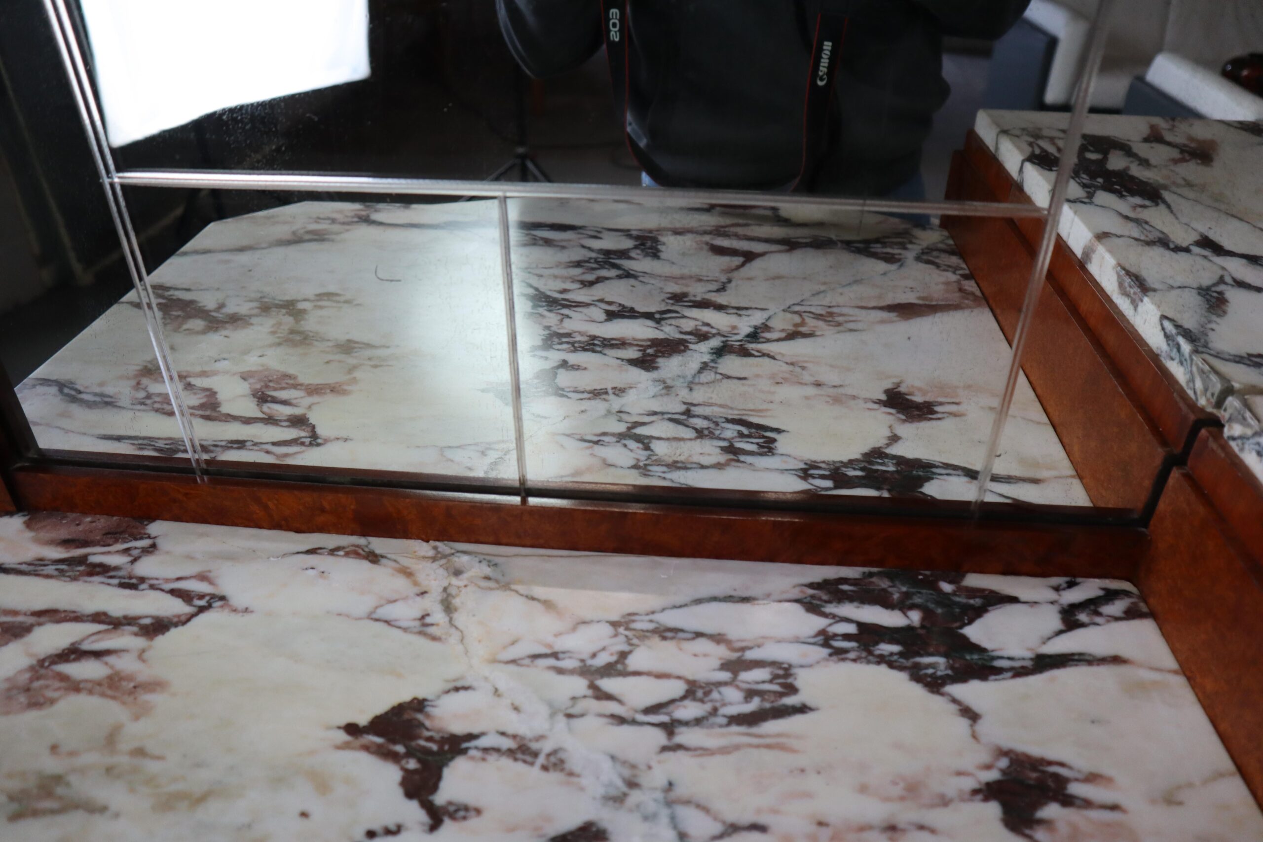 Art Deco buffet, Macassar Ebony and Walnut Burl, 1920-1930