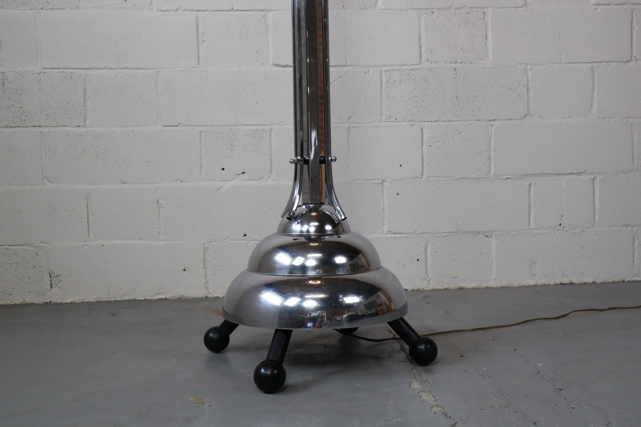 Large Art Deco chromed coat rack/floor lamp, early 20th century