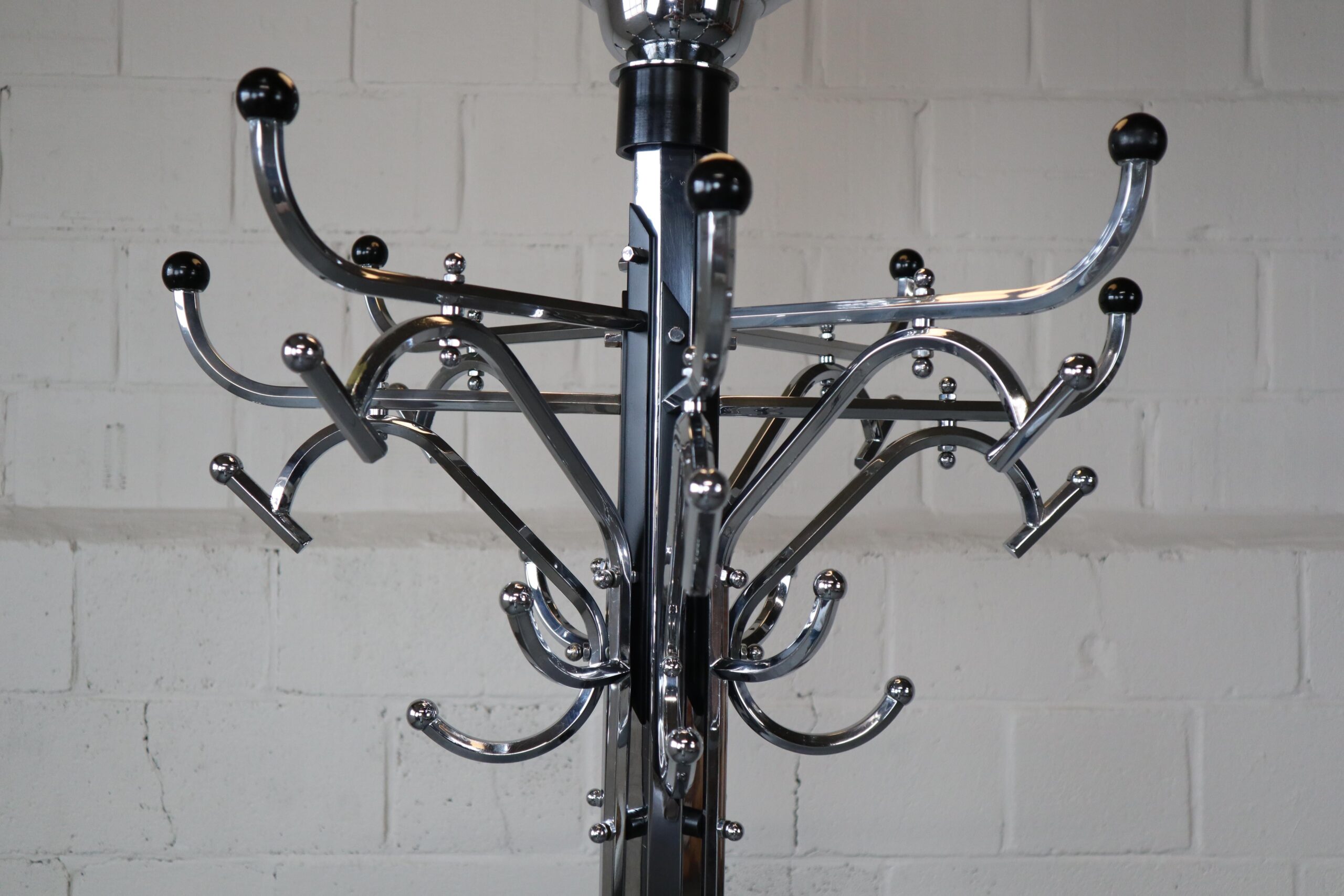 Large Art Deco chromed coat rack/floor lamp, early 20th century
