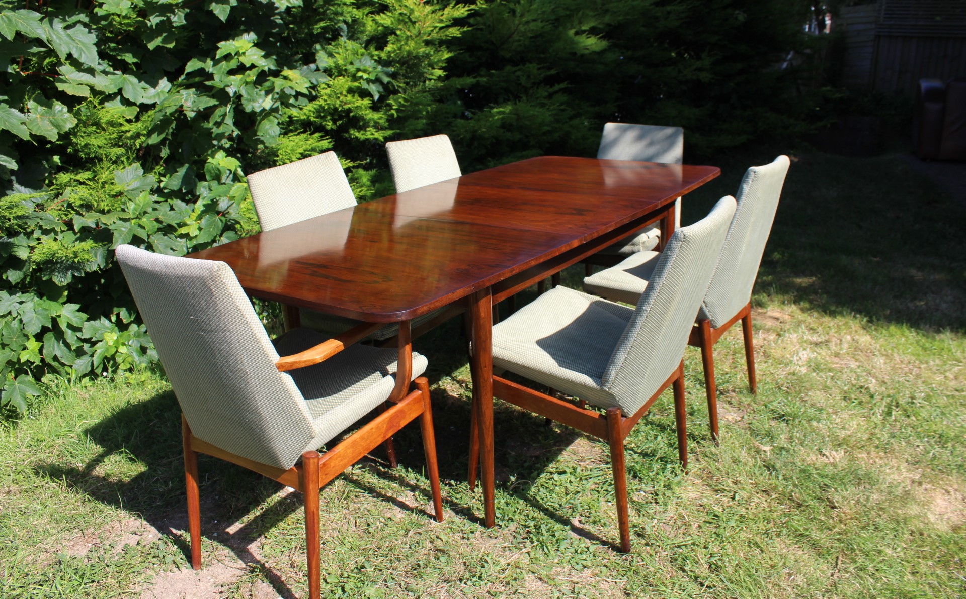 Mid Century Rosewood Hamilton Dining Table and Chairs By Robert Heritage For Archie Shine