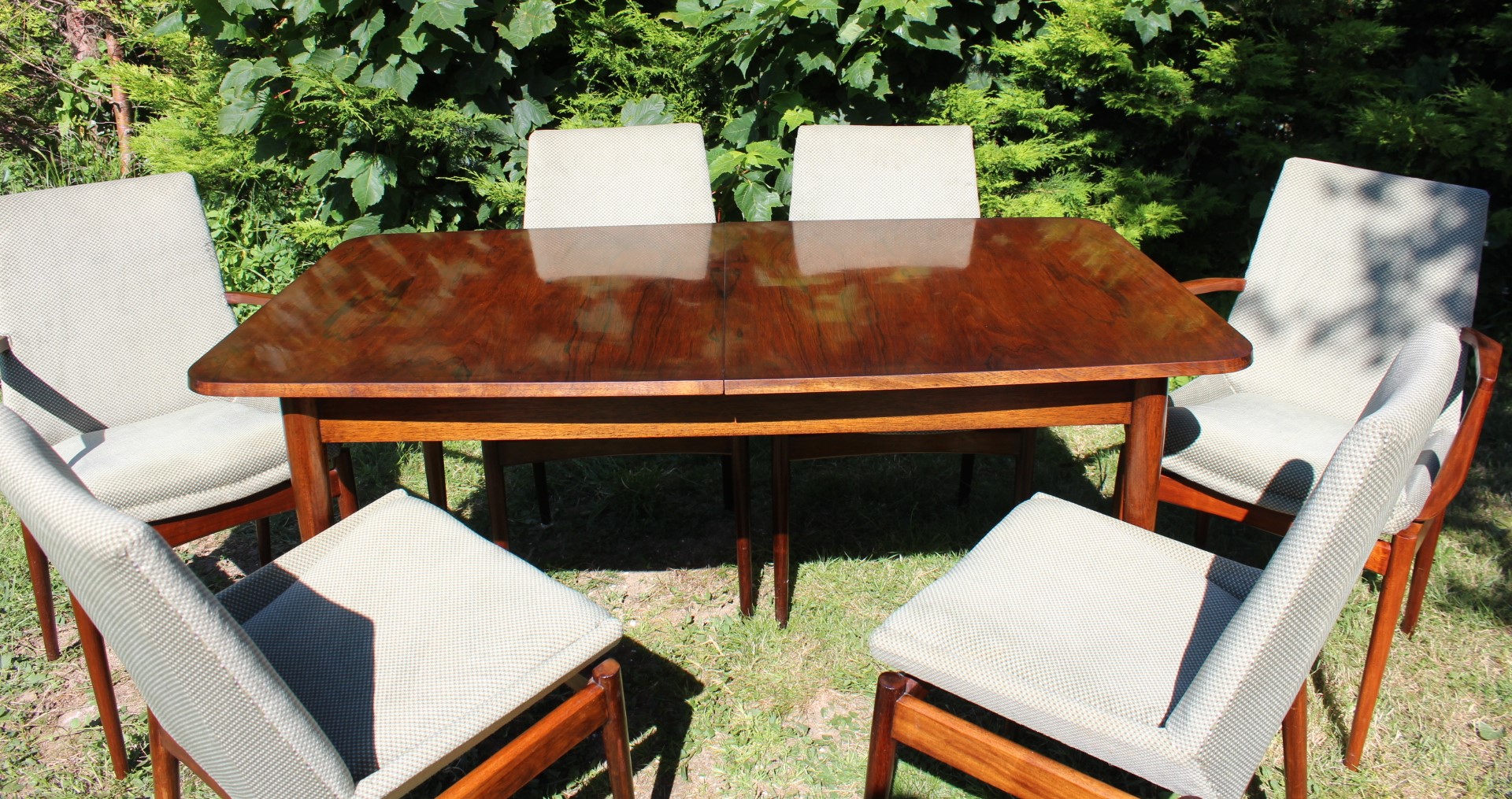 Mid Century Hamilton Rosewood Dining Table By Robert Heritage For Archie Shine
