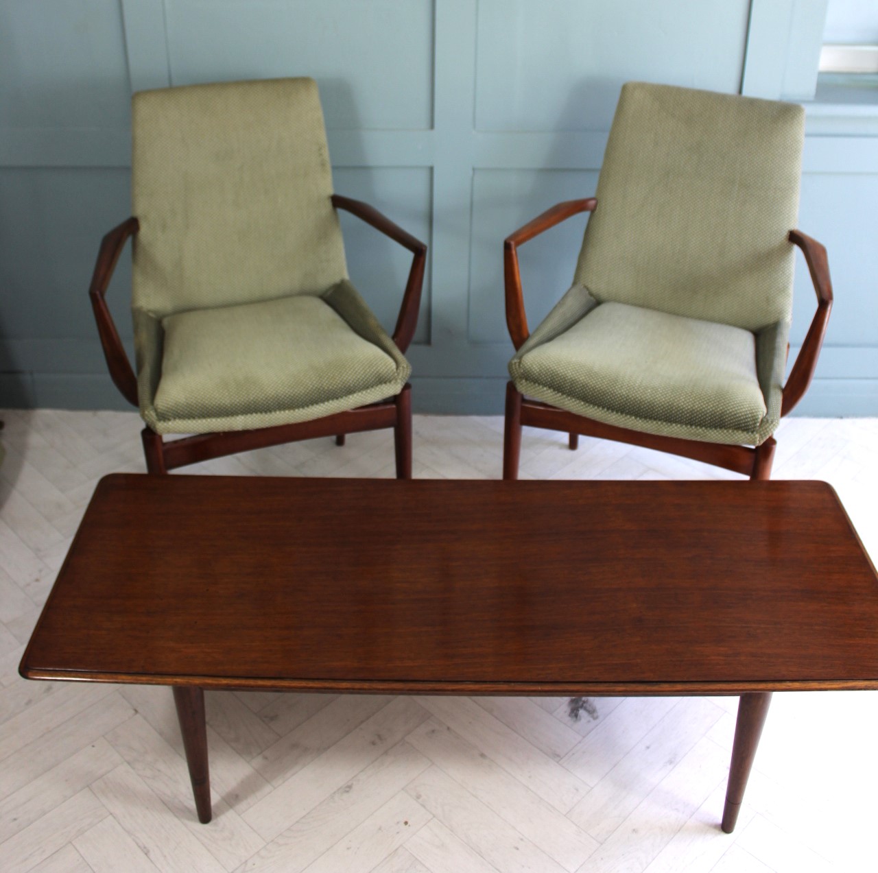 Mid Century Rosewood Coffee Table By Robert Heritage For Archie Shine