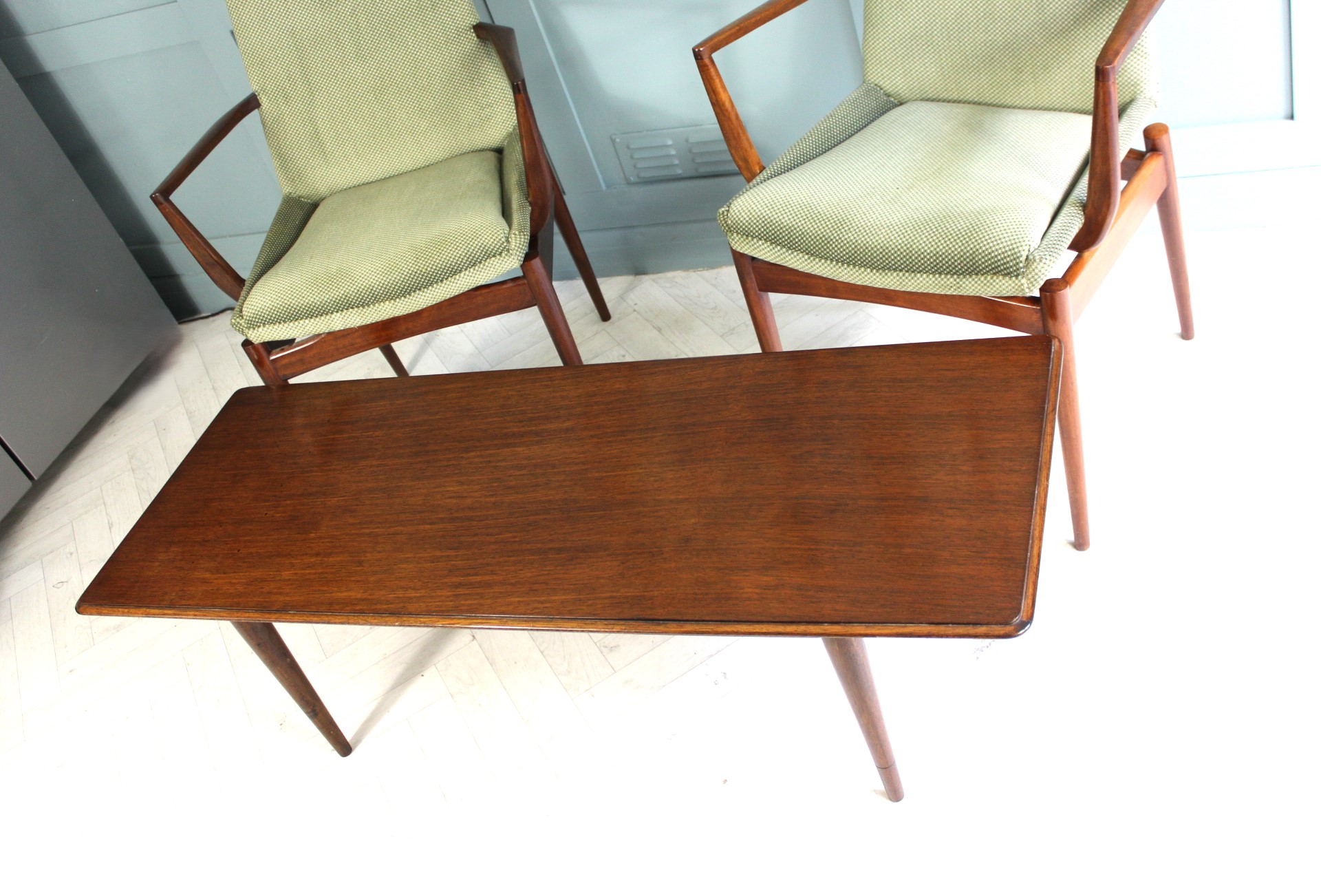 Mid Century Rosewood Coffee Table By Robert Heritage For Archie Shine