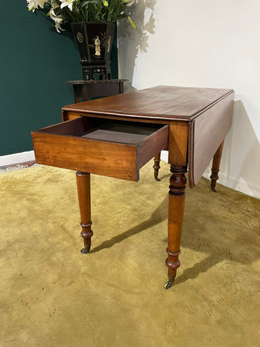 Victorian Mahogany Pembroke Table