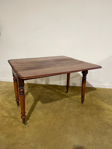 Victorian Mahogany Pembroke Table
