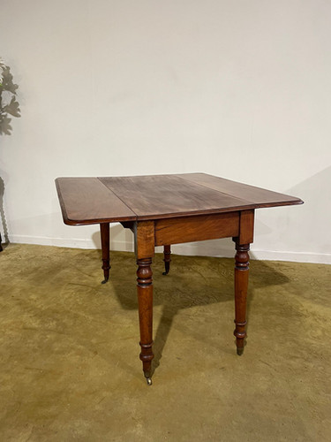 Victorian Mahogany Pembroke Table