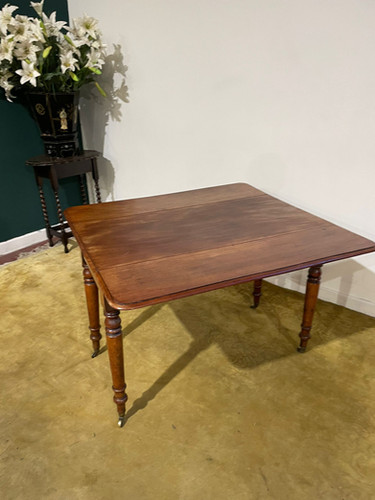 Victorian Mahogany Pembroke Table