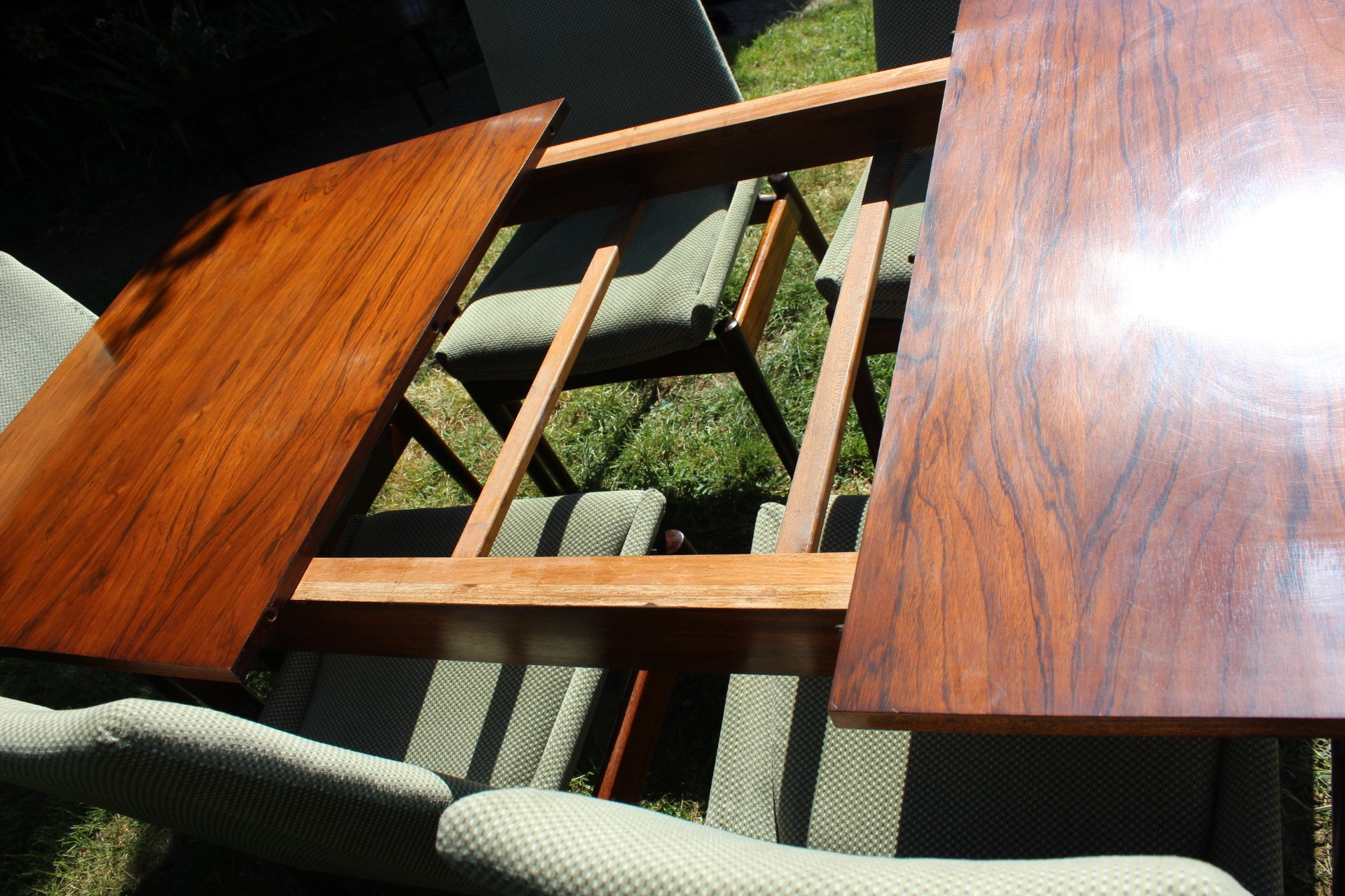 Mid Century Hamilton Rosewood Dining Table By Robert Heritage For Archie Shine