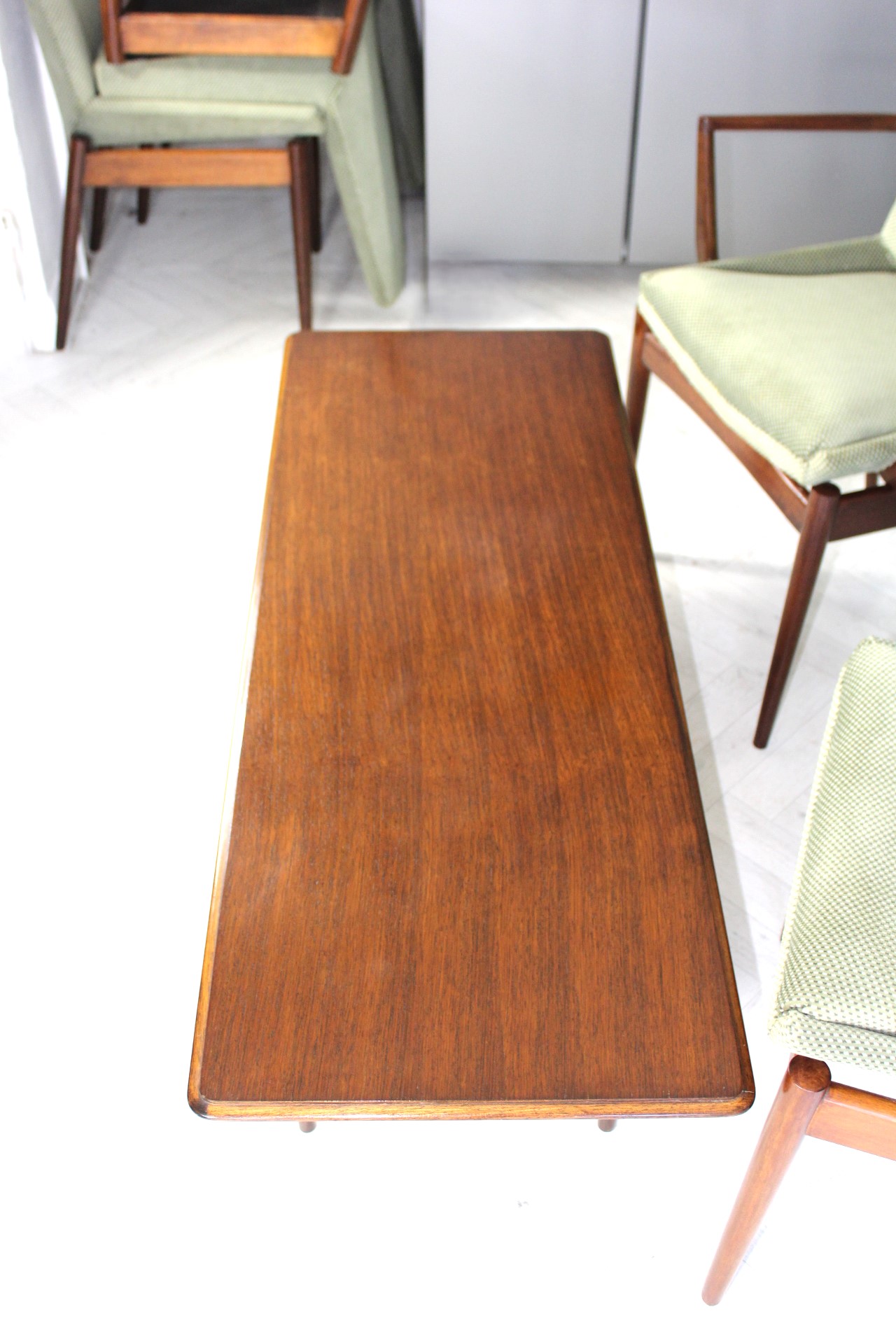 Mid Century Rosewood Coffee Table By Robert Heritage For Archie Shine