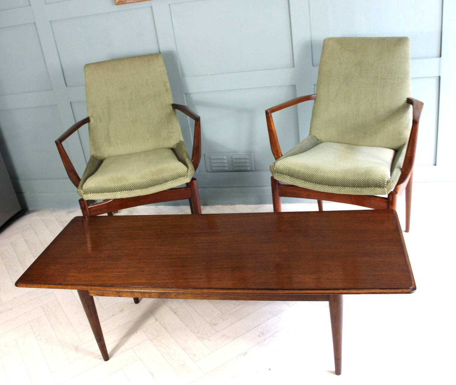 Mid Century Rosewood Coffee Table By Robert Heritage For Archie Shine