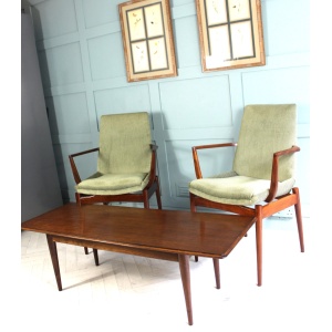 Mid Century Rosewood Coffee Table By Robert Heritage For Archie Shine