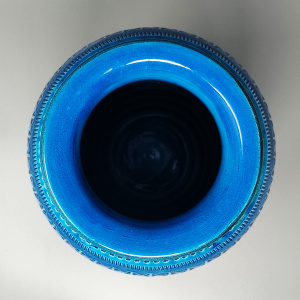 1960s Stunning Vase by Aldo Londi for Bitossi "Blue Rimini Collection"
