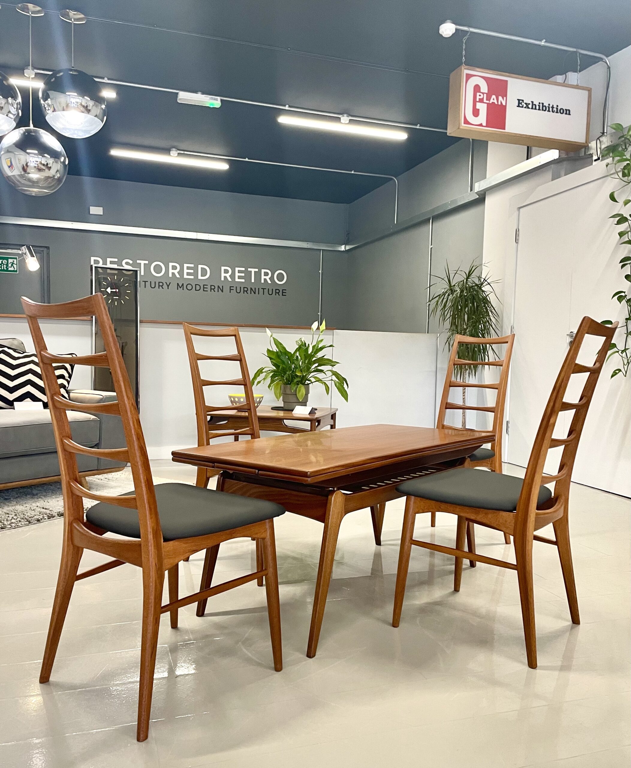 Kai Kristiansen Danish Metomorphic Table and 4 Niels Koefoed Danish Chairs