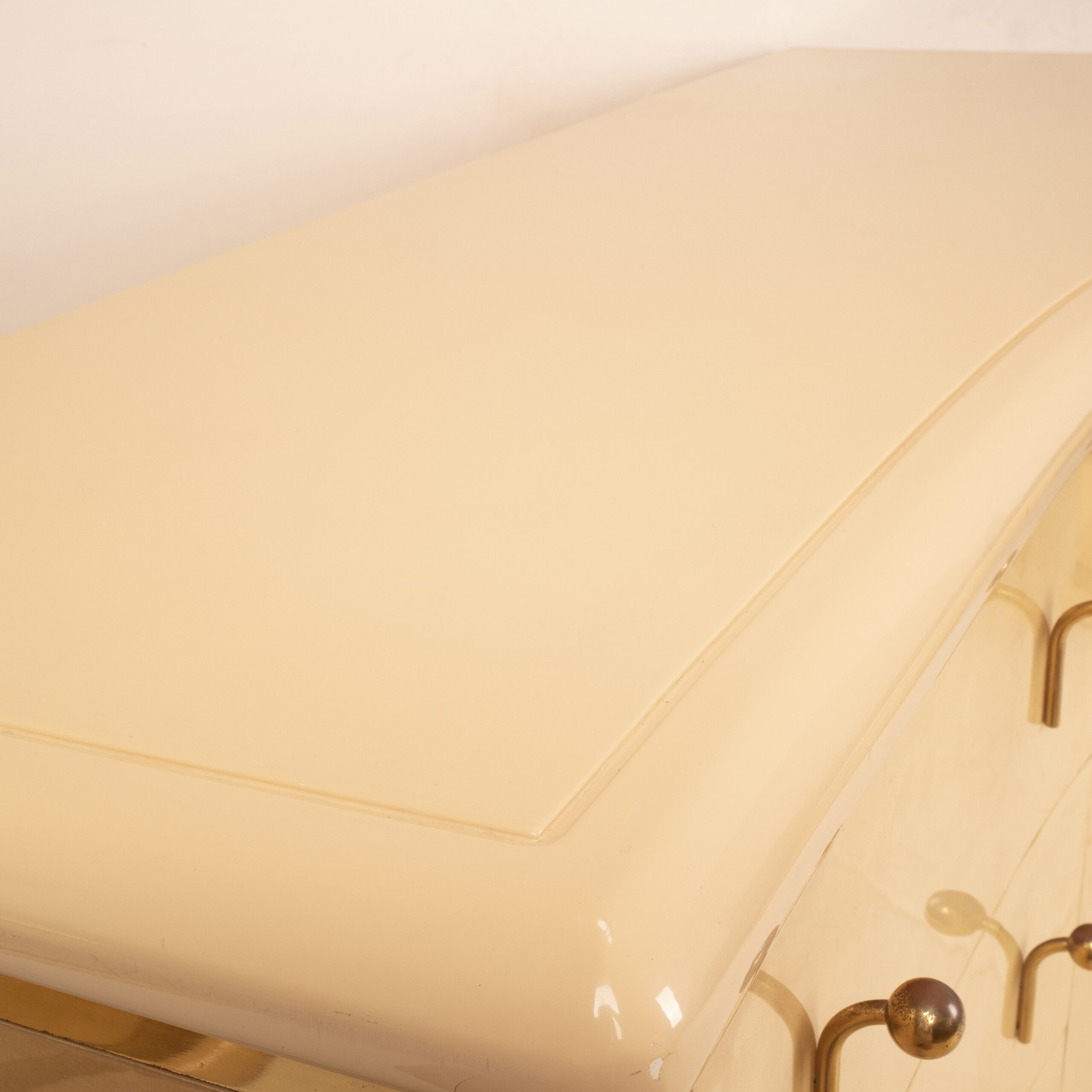 Curved parchment furniture "Nettuno" by Luciano Frigerio for Frigerio di Desio