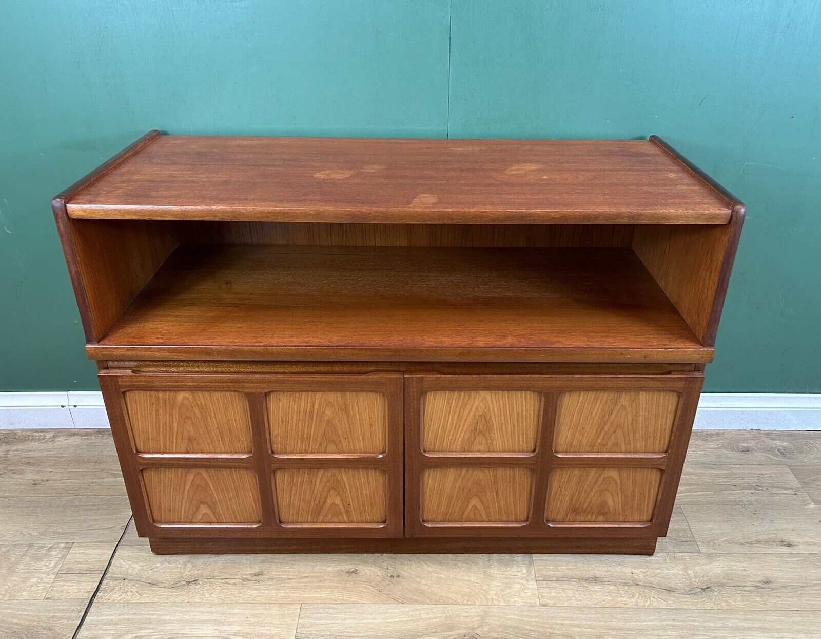 Retro Vintage Mid Century Teak Media Sideboard By Nathan Furniture-Courier