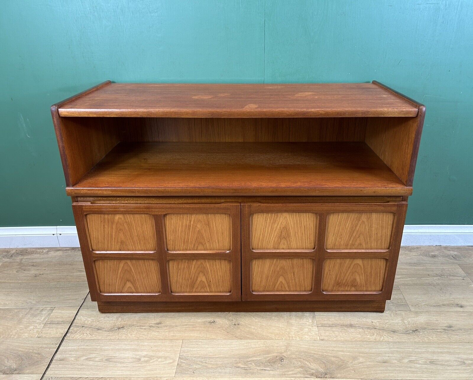 Retro Vintage Mid Century Teak Media Sideboard By Nathan Furniture-Courier