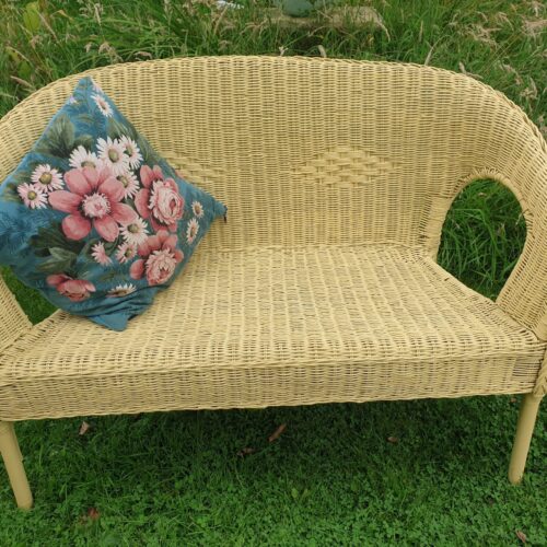 Wicker bench seat