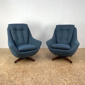 Mid Century Egg Chair