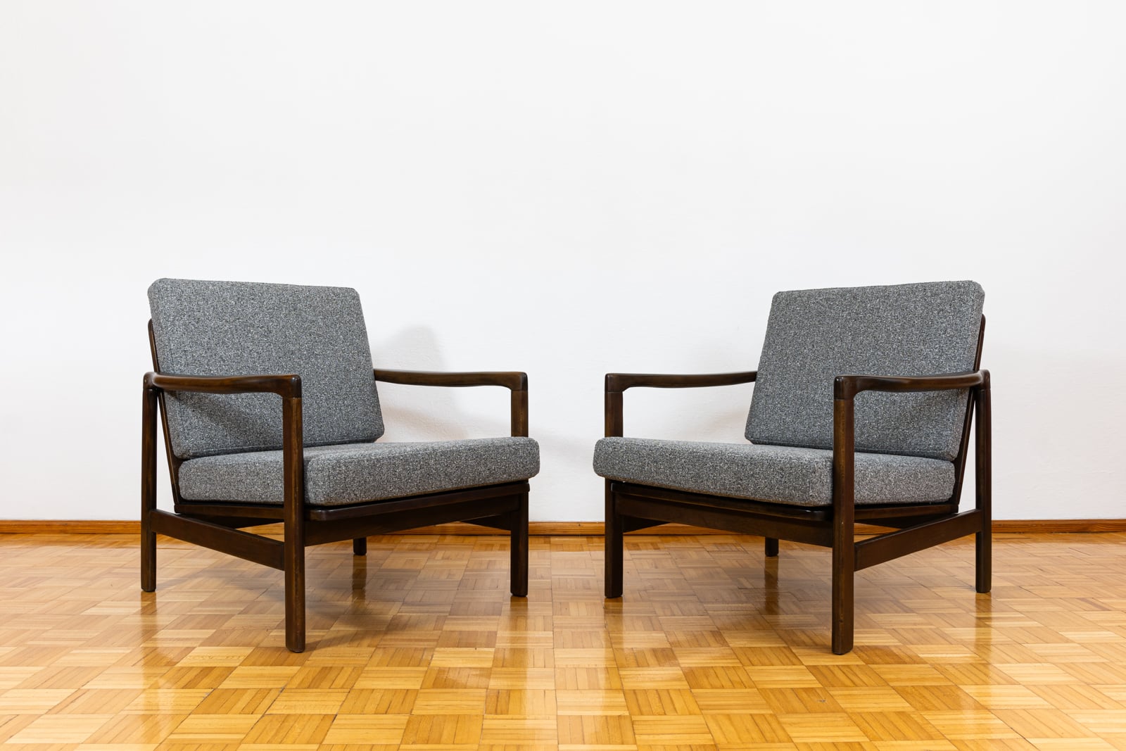Pair of B-7522 armchairs by Zenon Bączyk, Poland, 1960’S