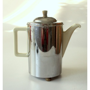 1920s Antique Art Deco german coffee pot by Bauscher/Weiden made of ceramic with a metal warming hood