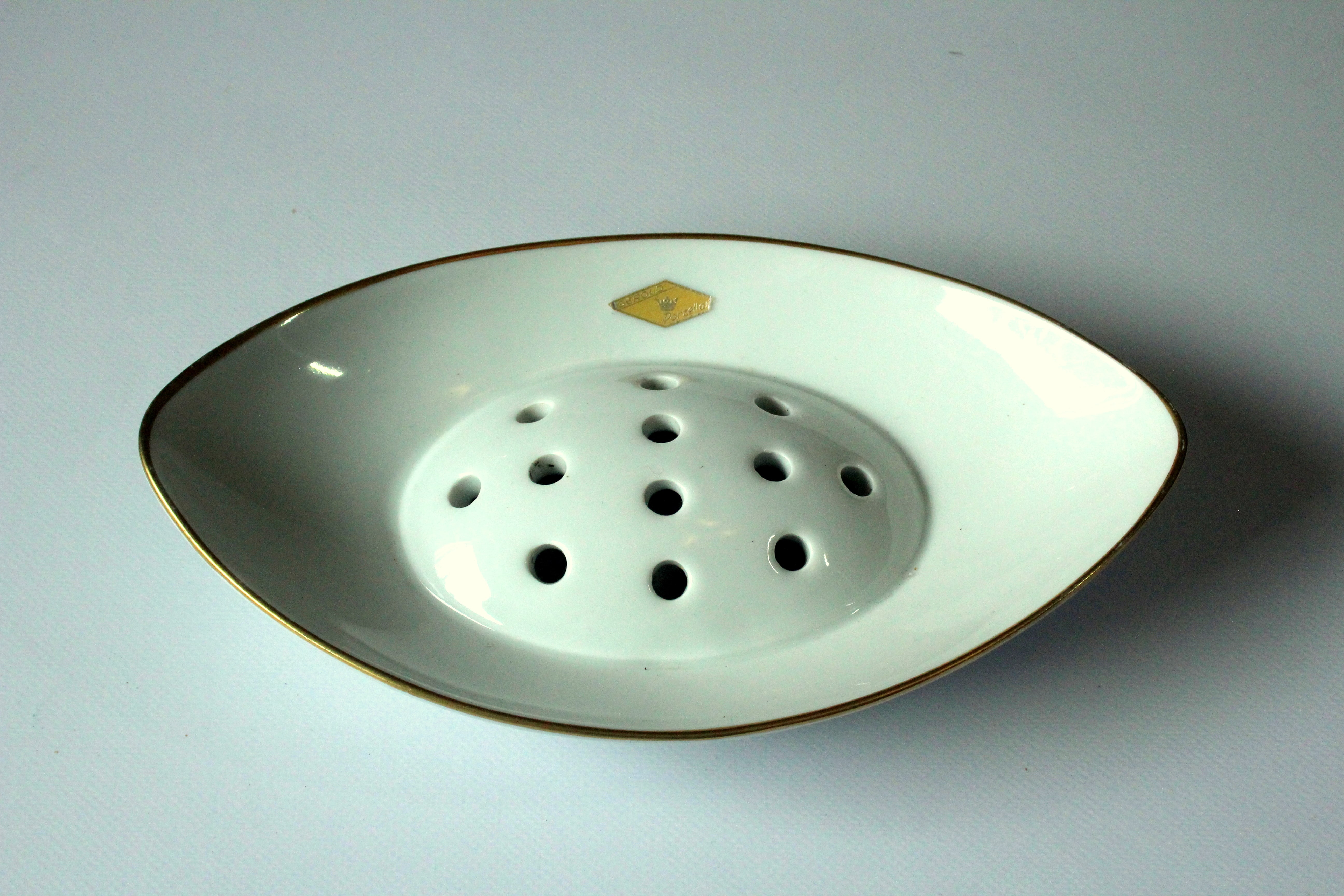 Ikebana porcelain vase in white/gold by Gerold porcelain/Germany, Vintage
