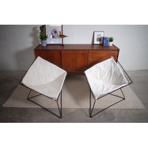 2 x OTI chairs and table Gammelgaard Diamond