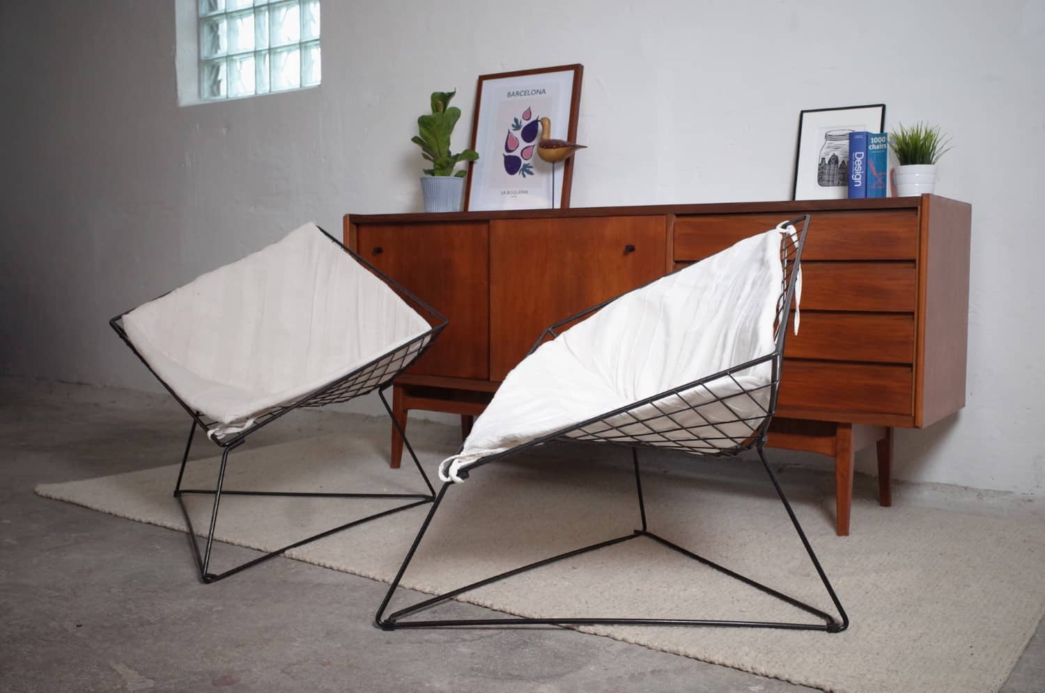 2 x OTI chairs and table Gammelgaard Diamond