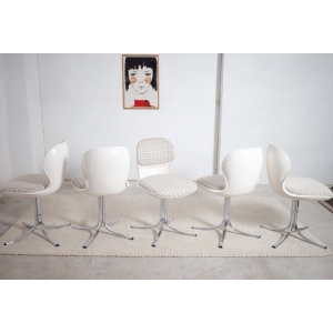 5 x Giroflex chairs and Herman Miller dining table