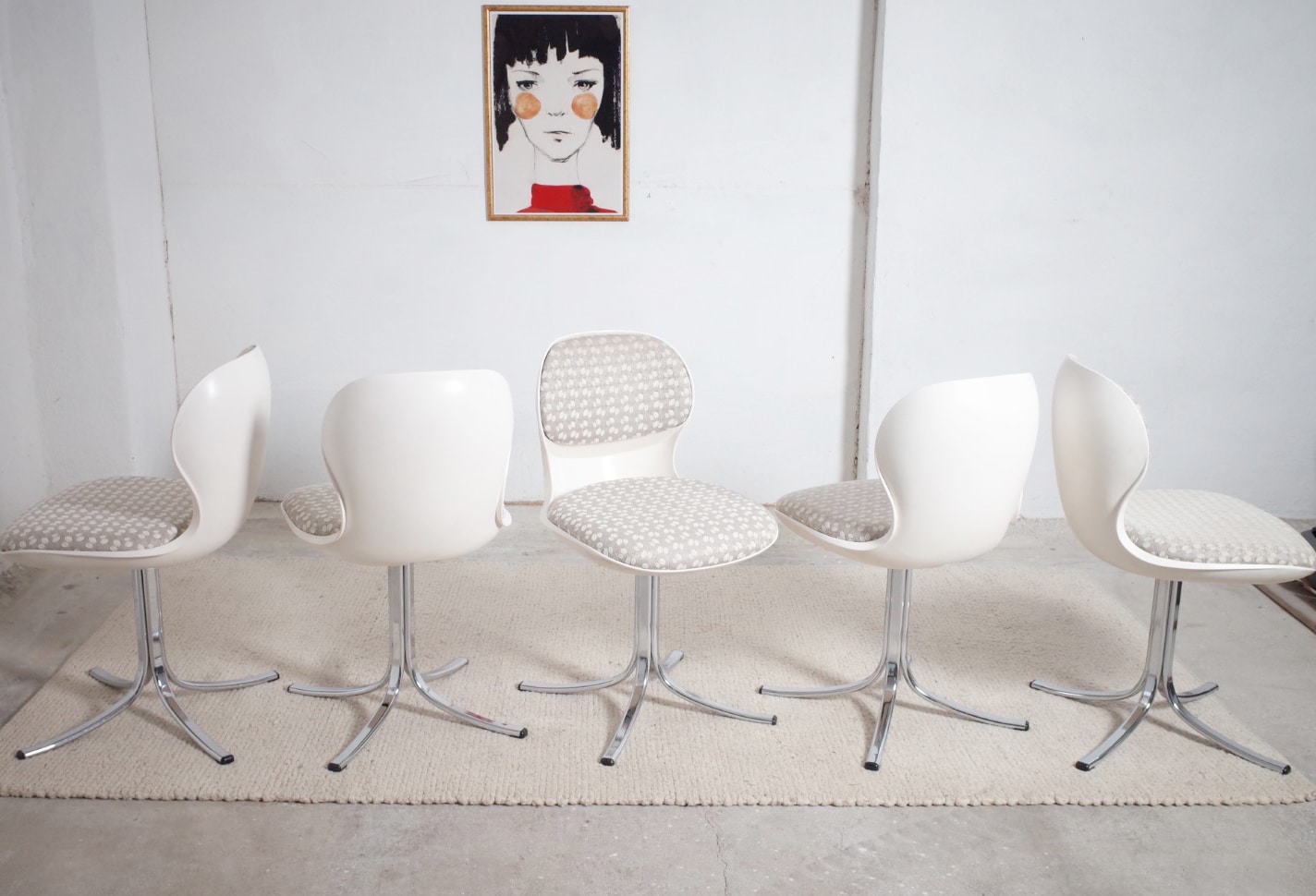 5 x Giroflex chairs and Herman Miller dining table