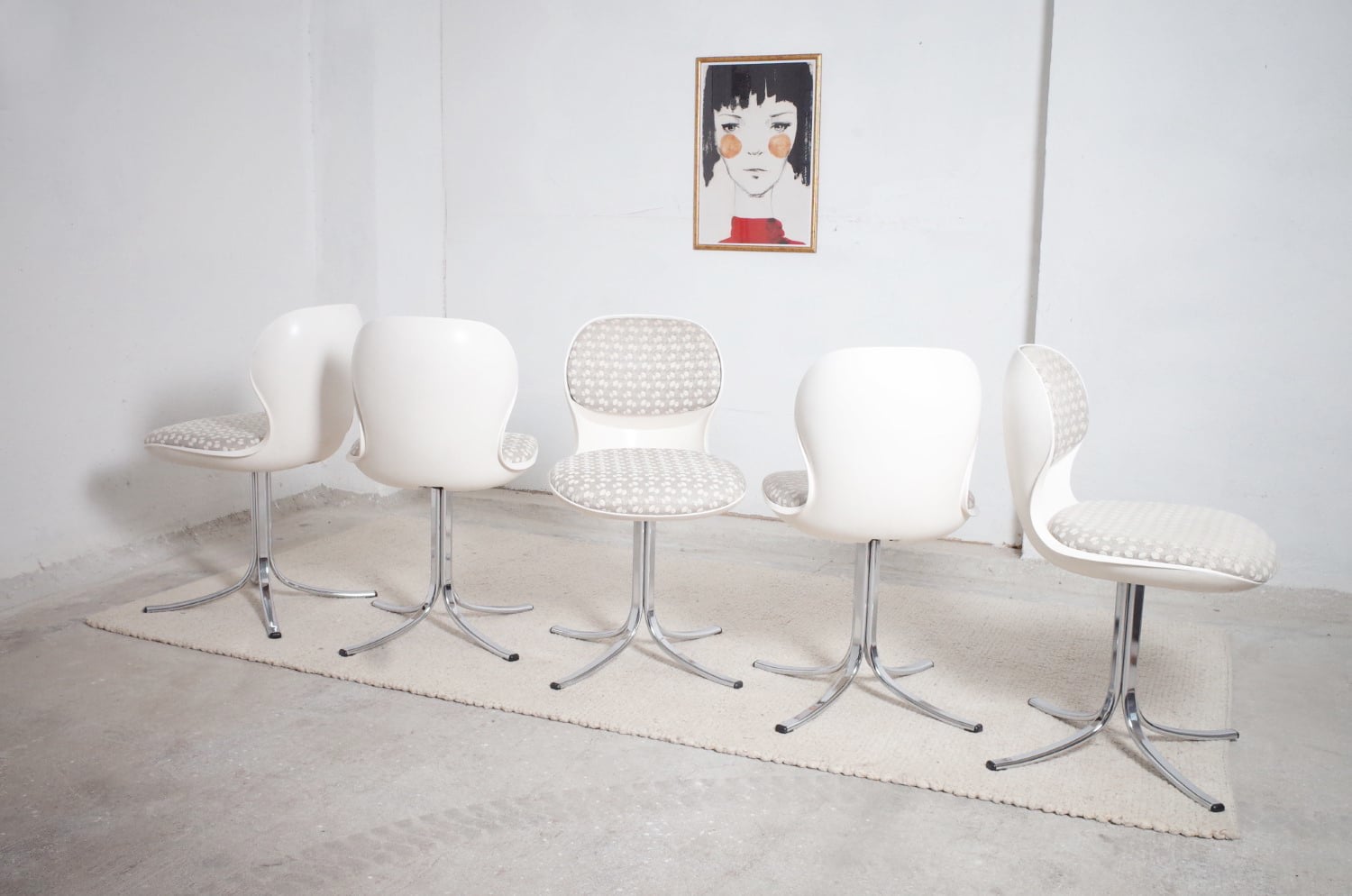 5 x Giroflex chairs and Herman Miller dining table