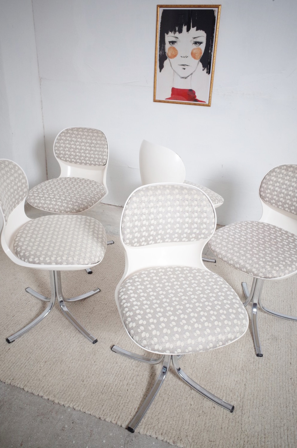 5 x Giroflex chairs and Herman Miller dining table