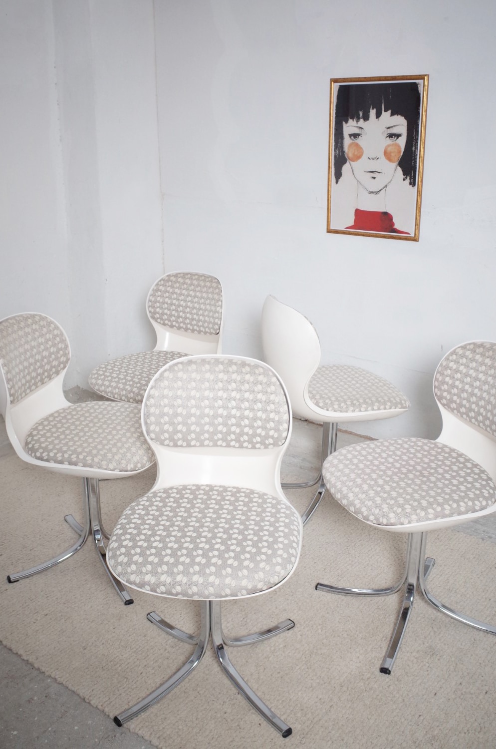 5 x Giroflex chairs and Herman Miller dining table