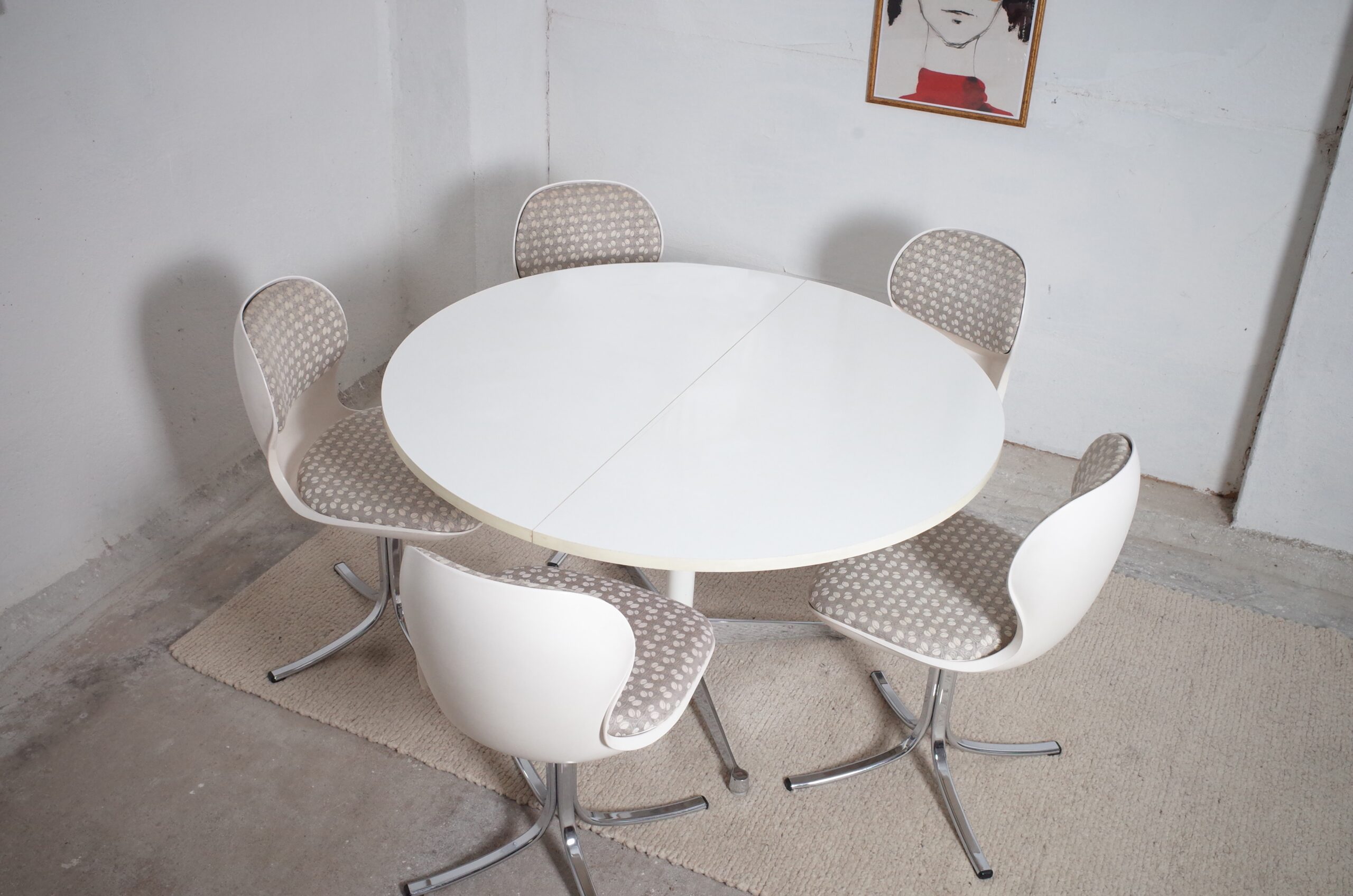5 x Giroflex chairs and Herman Miller dining table