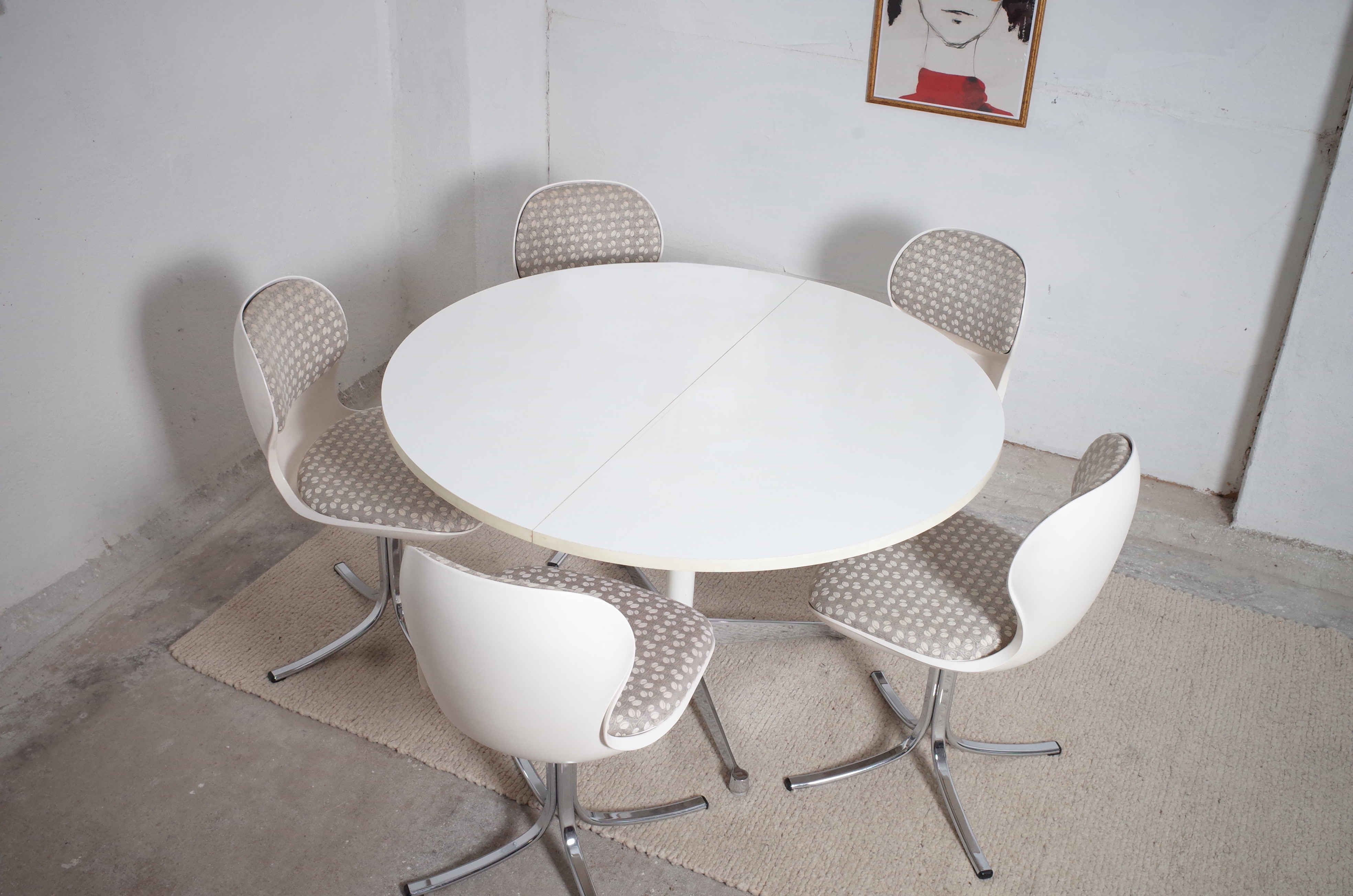 5 x Giroflex chairs and Herman Miller dining table