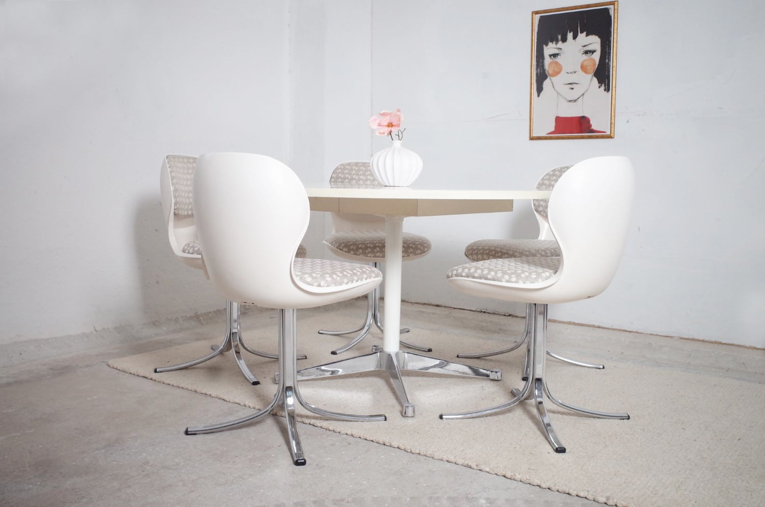 5 x Giroflex chairs and Herman Miller dining table