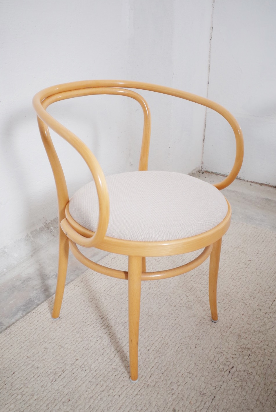 6 x Thonet 209 bentwood chairs dining room
