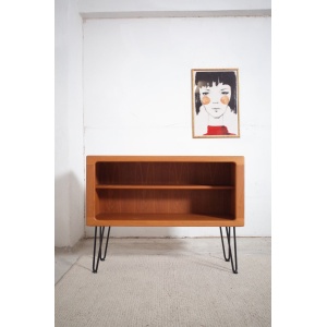 Dyrlund teak cabinet shelf sideboard
